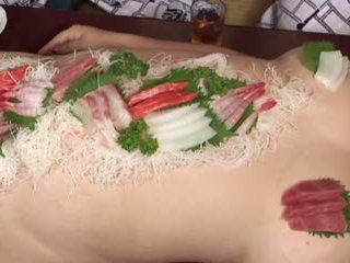 Sushi trên á châu bà nội