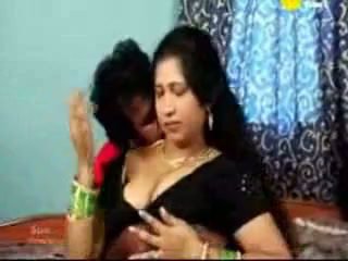 Indisch tamil rijpere aunty neuken met haar boyfriend