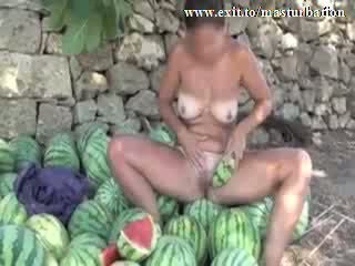 Draußen melon masturbation nudist giselda video