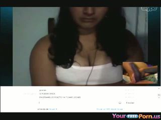 South アメリカン 女の子 teasing 彼女の 大きい ティッツ 上の skype