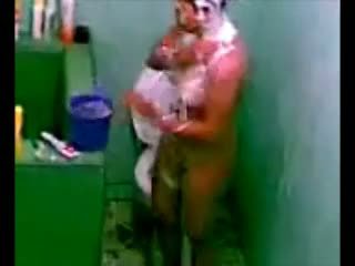 Warga india tamil pembantu rumah dalam mandi tersembunyi kamera