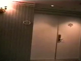 Kone knullet i en madrid hotel av en hotel sikkerhet guard