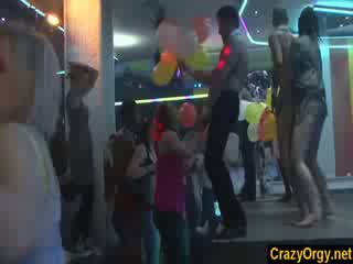 파티 sluts banged 로 male strippers 에 prague