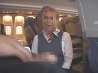 big boobs, lielas krūtis, sabiedrības kailums, stewardess