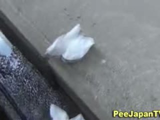 Hot Asian Girls Peeing In Alley