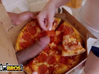 Bangbros - Delivery Guy Adds His Own Topping to Her Pizza: Big Black Cock
