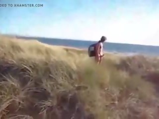 Curvy milf exposing päällä ranta, vapaa milf exposed porno video-