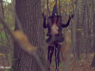 Undress la witch. horror erótico vídeo