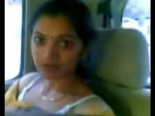 Smart Mature Indian Aunty Show Her Boobs T Someone