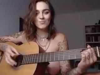 Fragile, cute emo who loves to plays with her pussy