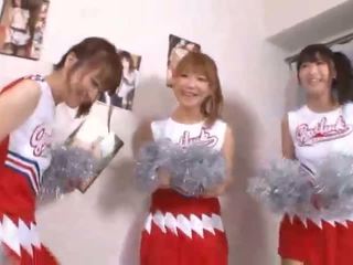 3 大きい ティッツ 日本語 cheerleaders sharing コック