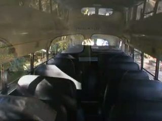 Sexig skol gigi rivera är slipped en schlong på den skola tåg