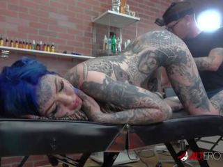 Jāšanās par pakaļu tetovējums