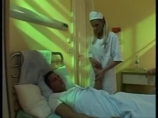 Baltas karštas nurses 2 clip5