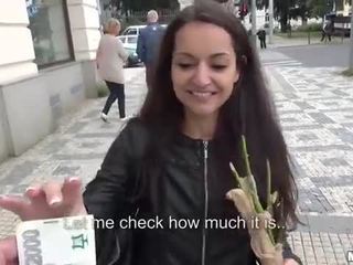 Snäva tjeckiska flicka lili devil paid för kön